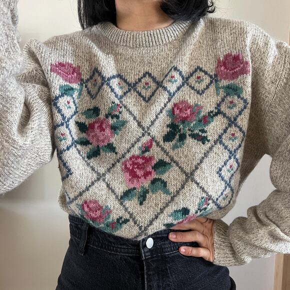 American Vintage Sweaters - Vintage 1990 Eddie bauer wool‎ sweater tan pink roses
